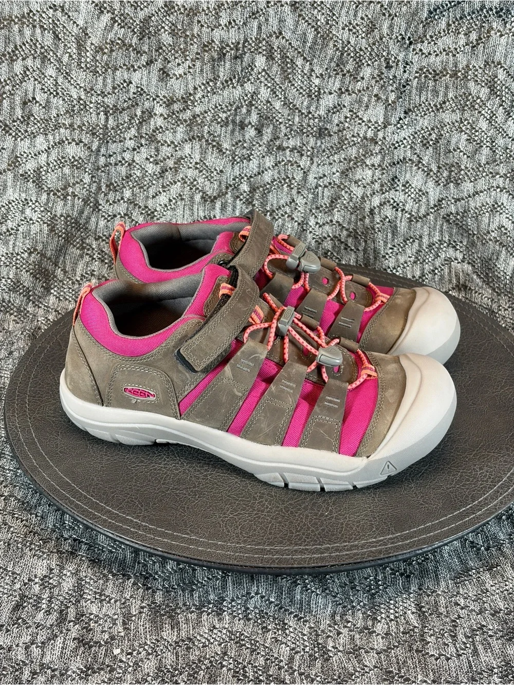 Keen Kids Newport shoes size 6